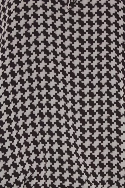 M&Co Womens Black Geometric Print Tie Neck Blouse><noscript><img width=