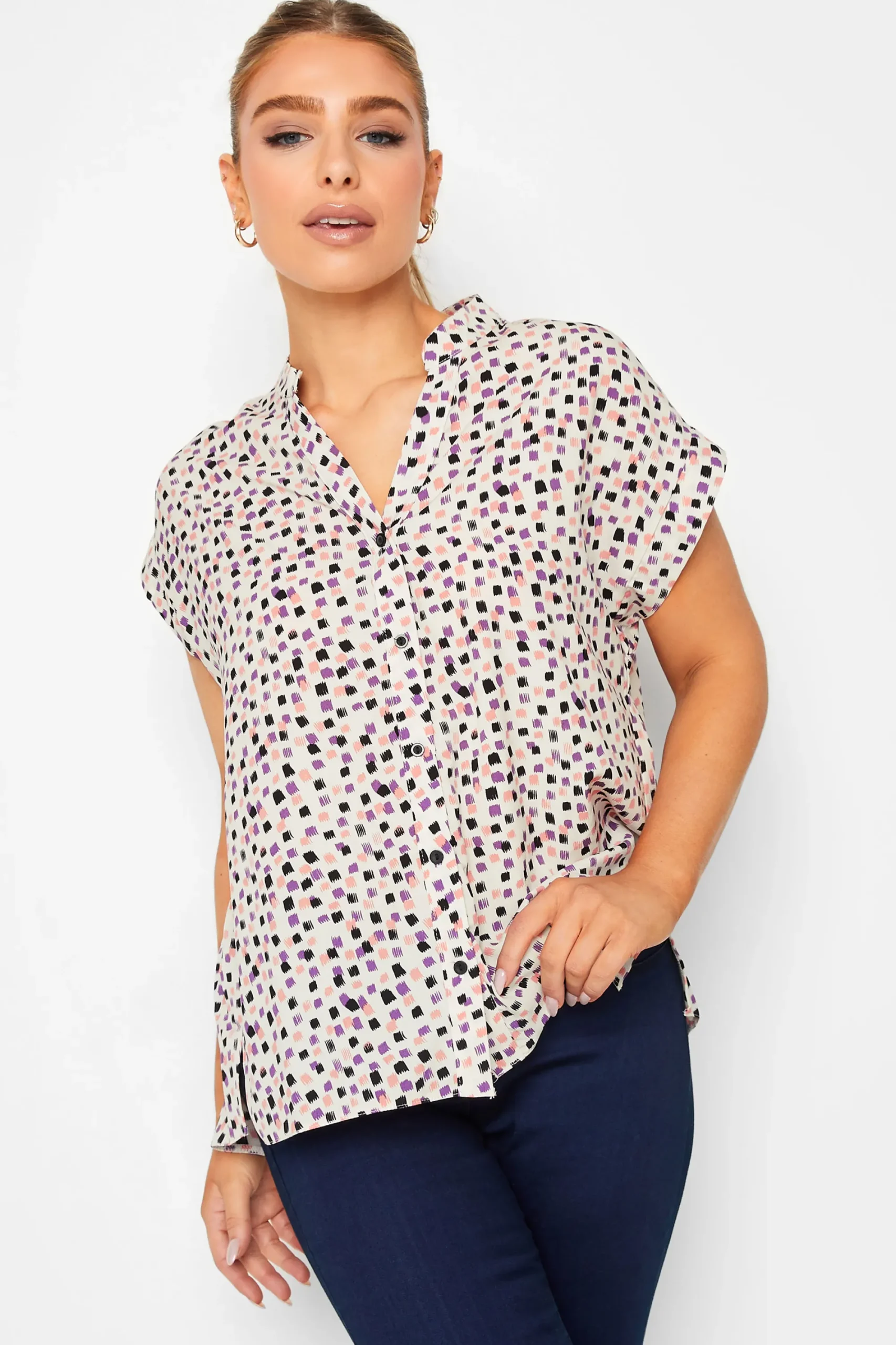 M&Co Womens White Spot Print V-Neck Blouse>Women Short Sleeve Tops